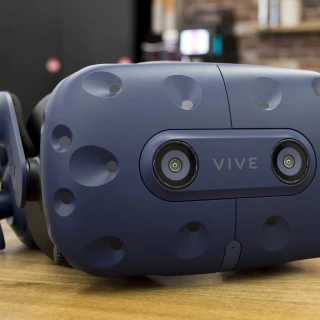 Original HTC VIVE Pro Professional Edition Smart VR Glasses Virtual Reality Headset Somatosensory Movements for SteamVR Games！！！