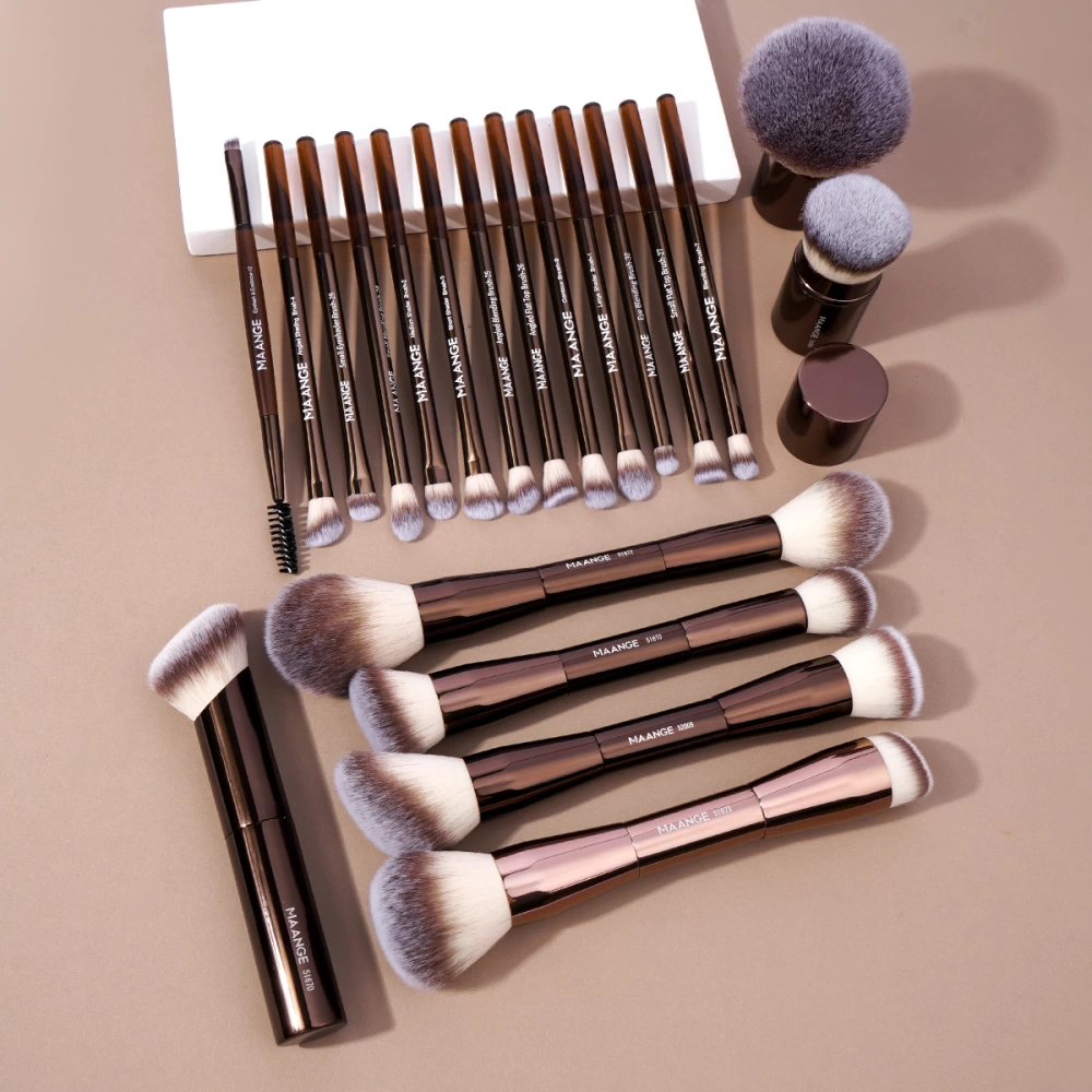 MAANGE 23-Piece Makeup Set - 20 Brushes + 2 Sponges + Bag - Complete Face & Eye Brushes