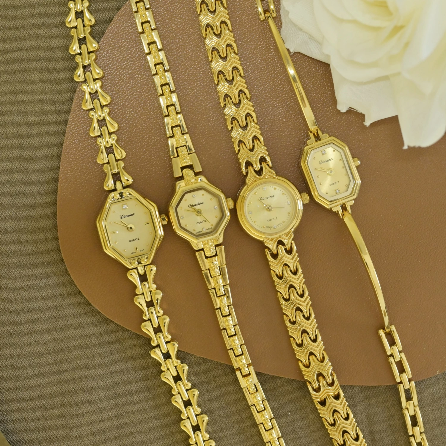 VOLLANA™ Reloj de Lujo para Mujer 2025 – Esfera Pequeña Vintage con Incrustaciones de Diamantes y Pulsera Elegante