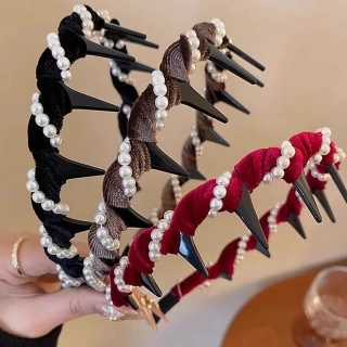 PearlSkull™ Vintage Headband – Skull & Pearl Statement Piece for Bold, Elegant Style